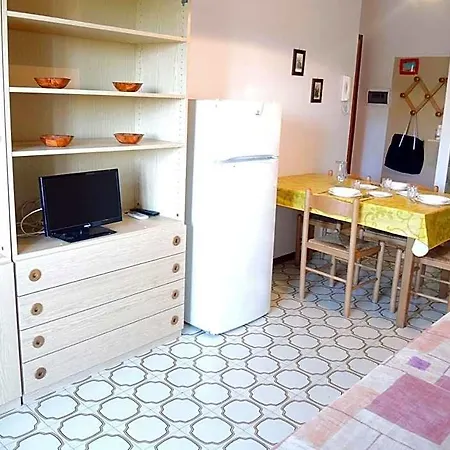 Two-bedroom In Apartamento